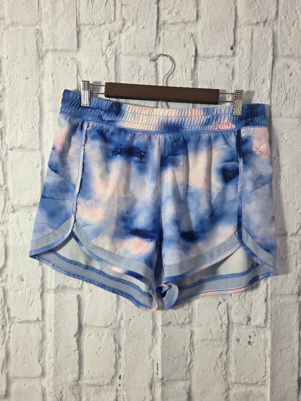 Gaiam Large Pink Blue Watercolor Tie Dye Elastic Waist Summer Running Shorts